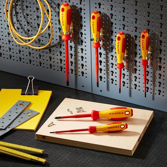 KNIPEX VDE Csavarhúzó készlet, egyhornyú, Phillips 6db-os (00 20 12 V02)