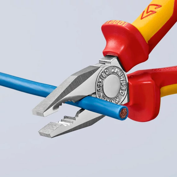 KNIPEX Szigetelt kombinált fogó 180mm (03 06 180)