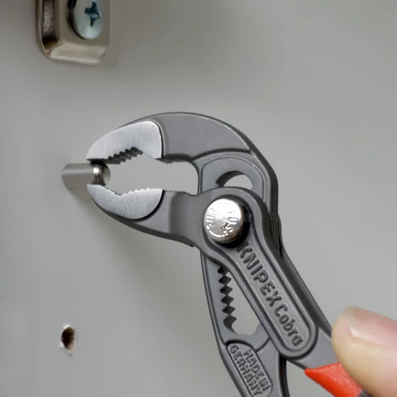 KNIPEX Cobra vízpumpafogó 180mm (87 01 180)
