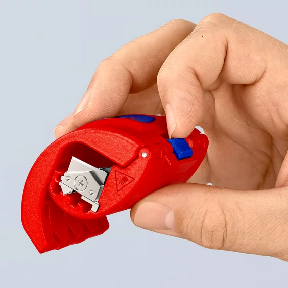 KNIPEX BiX Vágó műanyag csövekhez és szigetelő hüvelyekhez 20-50mm (90 22 10 BK)