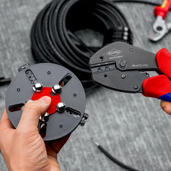 KNIPEX MultiCrimp Krimpelő fogó cseretárral, 0,25-6mm2, AWG24-10, 250mm (97 33 03)