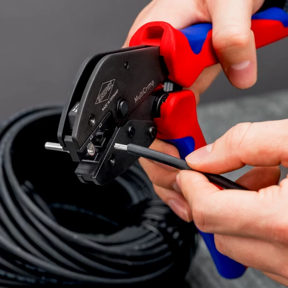 KNIPEX MultiCrimp Krimpelő fogó cseretárral, 0,25-6mm2, AWG24-10, 250mm (97 33 03)