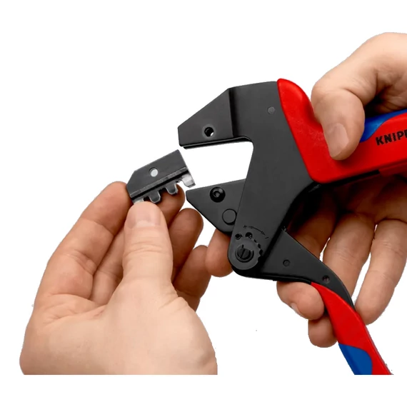 KNIPEX Szerszámbőrönd szerszámokkal napelemes berendezésekhez (krimpelő betét nélkül)(97 91 01)