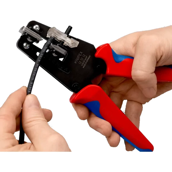 KNIPEX Szerszámbőrönd szerszámokkal napelemes berendezésekhez (97 91 04 V01)