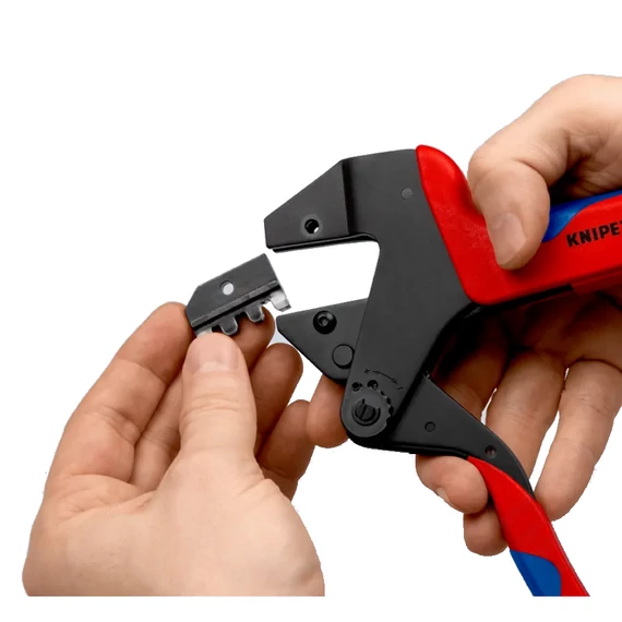 KNIPEX Szerszámbőrönd szerszámokkal napelemes berendezésekhez (97 91 04 V02)