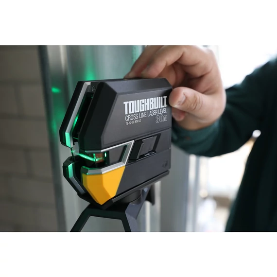 TOUGHBUILT Zöld önszintező keresztvonalas lézer IP54 30m (3xAA) (TB-H2-LL-M30-L2)
