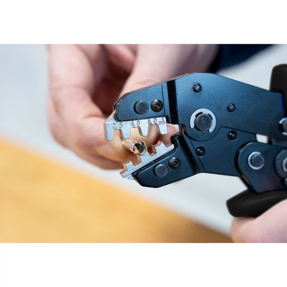 WEICON MC4 Krimpelő MC4 csatlakozók krimpeléséhez fotovoltaikus rendszerekben, 2,5-4-6mm2, AWG 14-10