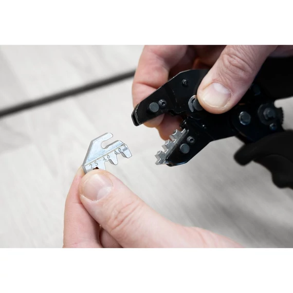 WEICON MC4 Krimpelő MC4 csatlakozók krimpeléséhez fotovoltaikus rendszerekben, 2,5-4-6mm2, AWG 14-10