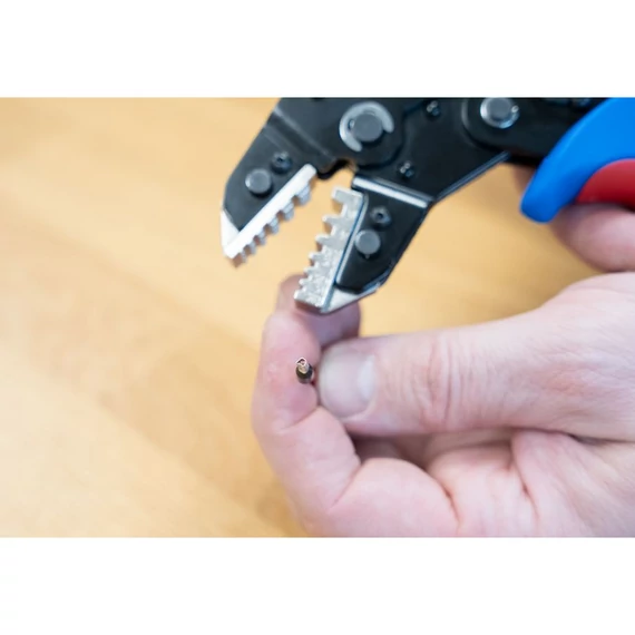 WEICON MULTI Krimpelő MC4 csatlakozók/szigetelt vezetékvégek/szigeteltkábelsaru krimpeléséhez, 208mm